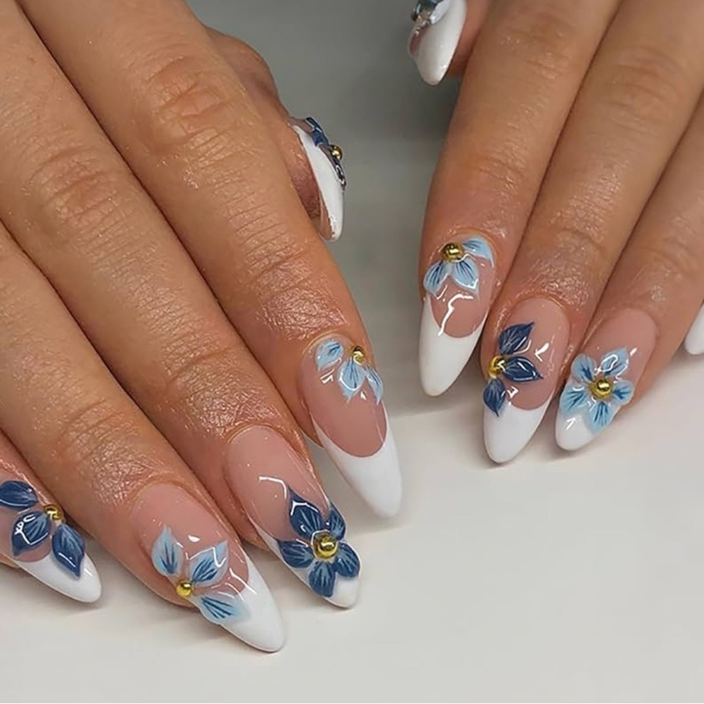 Floral Blue and White Nail Art Press On Set